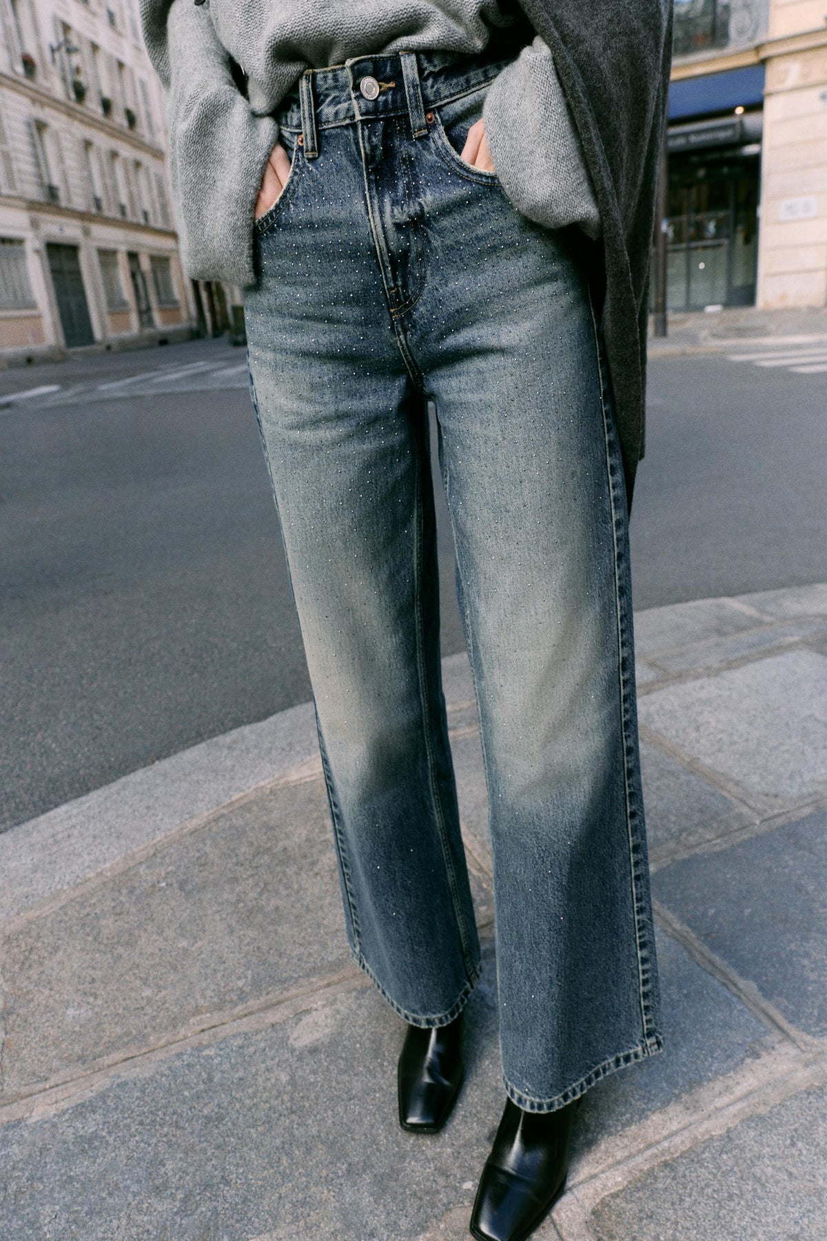 #192438, Bleu