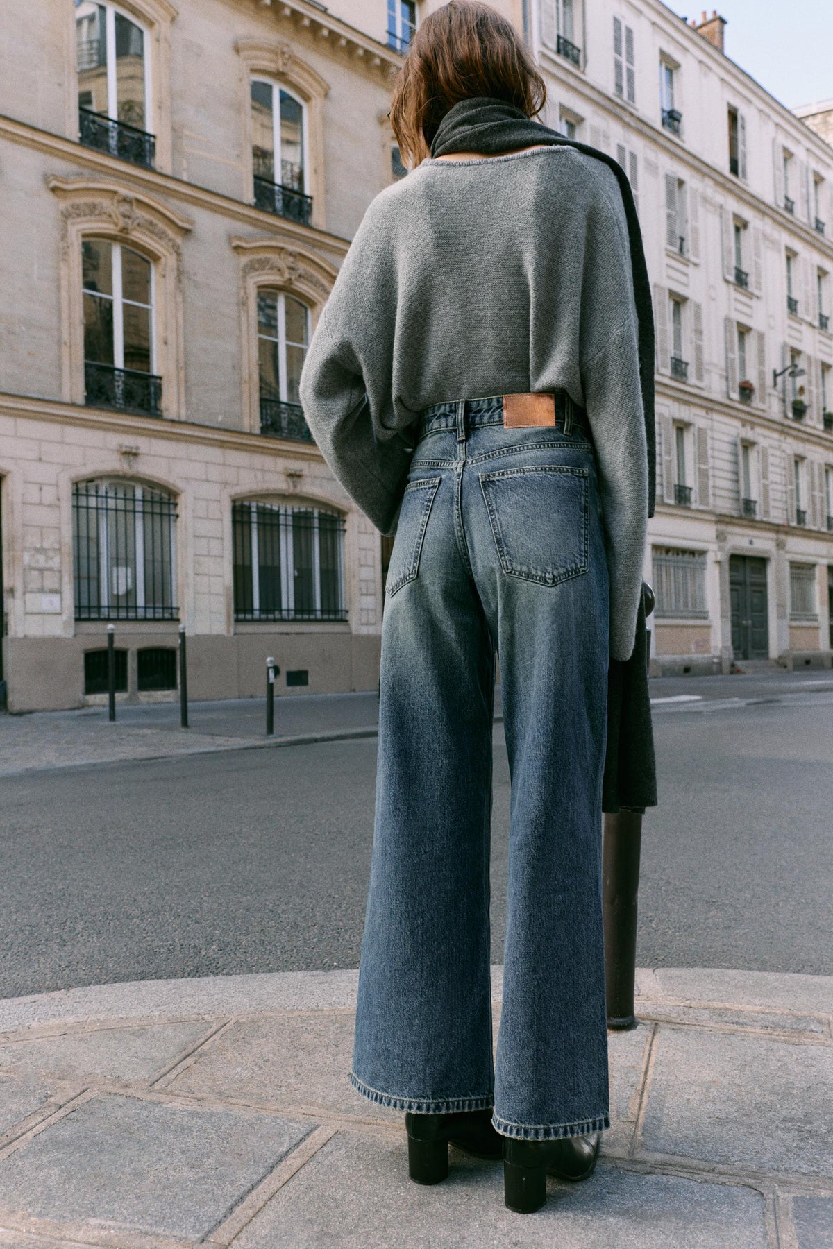 #192438, Bleu